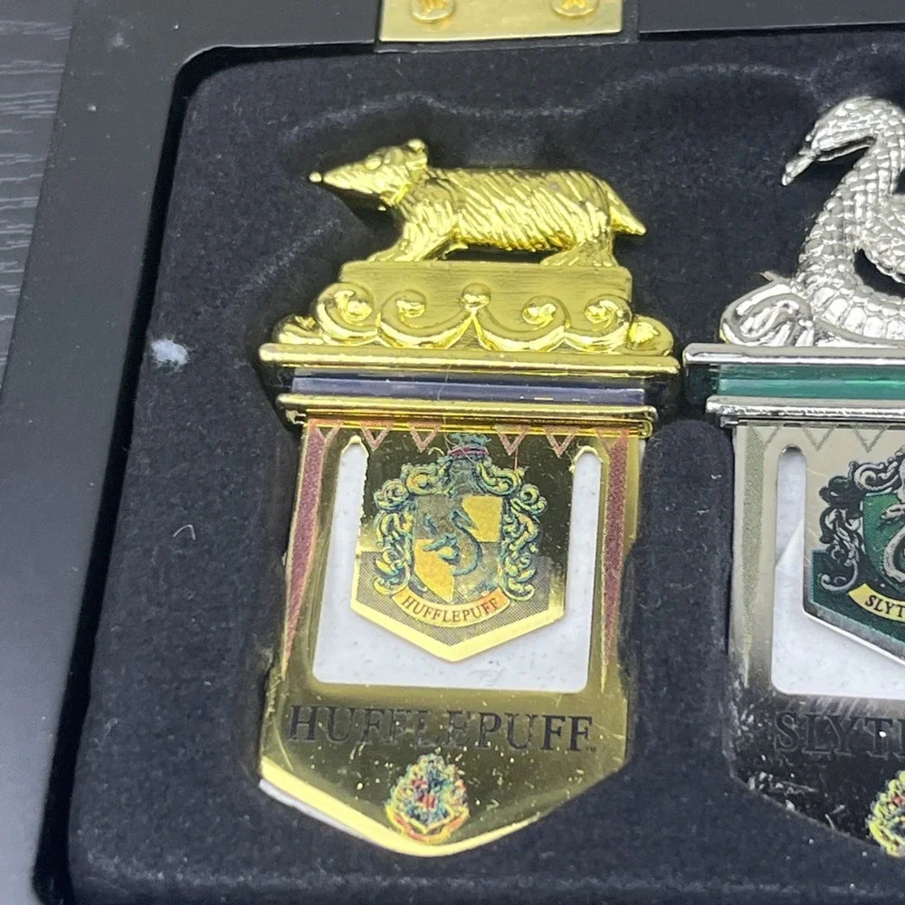 Harry Potter Hogwarts House Crest Bookmark Set Noble Collection Wood Display 3 P